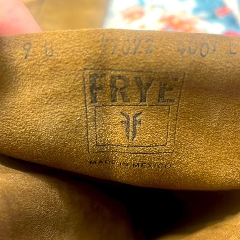 FRYE sued boots. Size 9